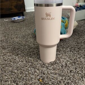 Stanley Cream Insulated Water Bottle Dining Essential